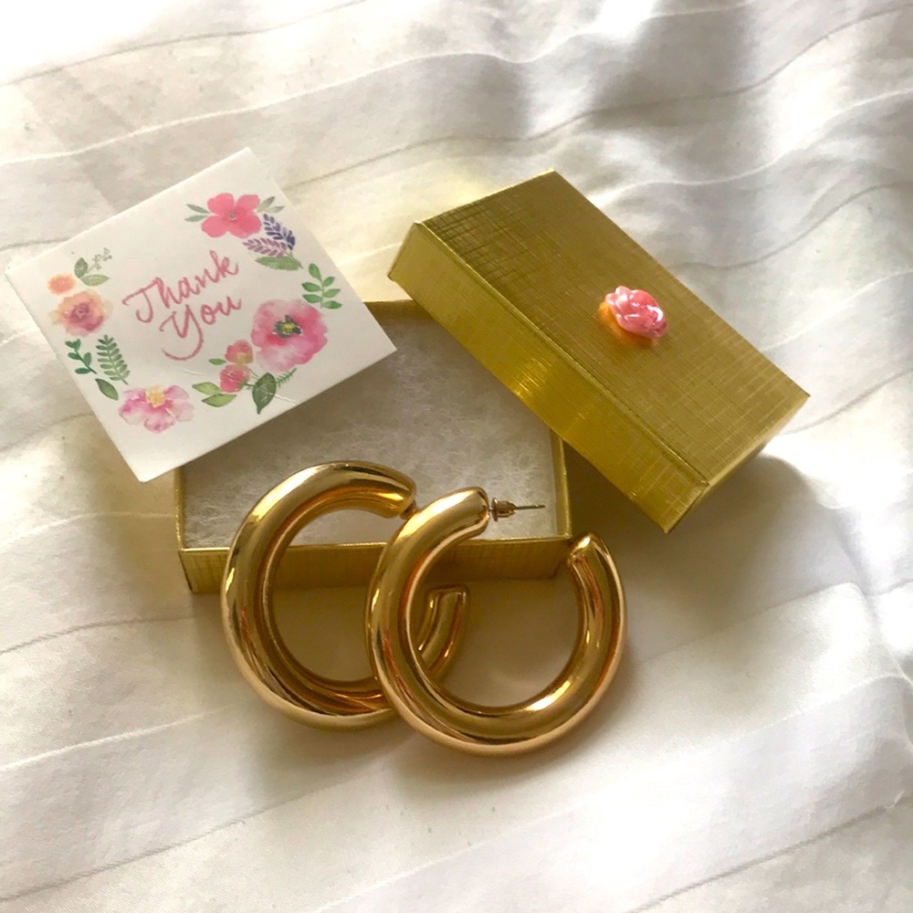 Chunky gold hoop earrings